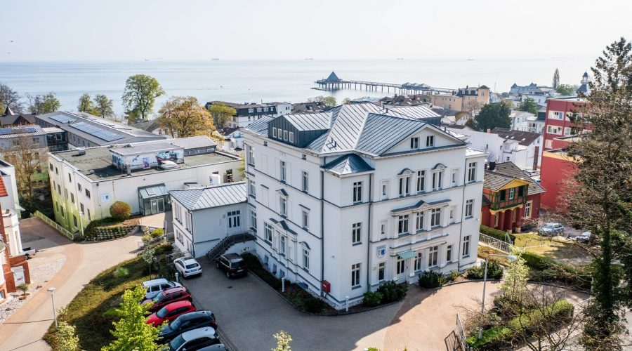 imgi_4_Weiße_Villa